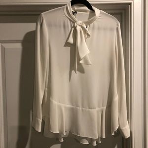 Vince Camuto blouse with tie at the neck